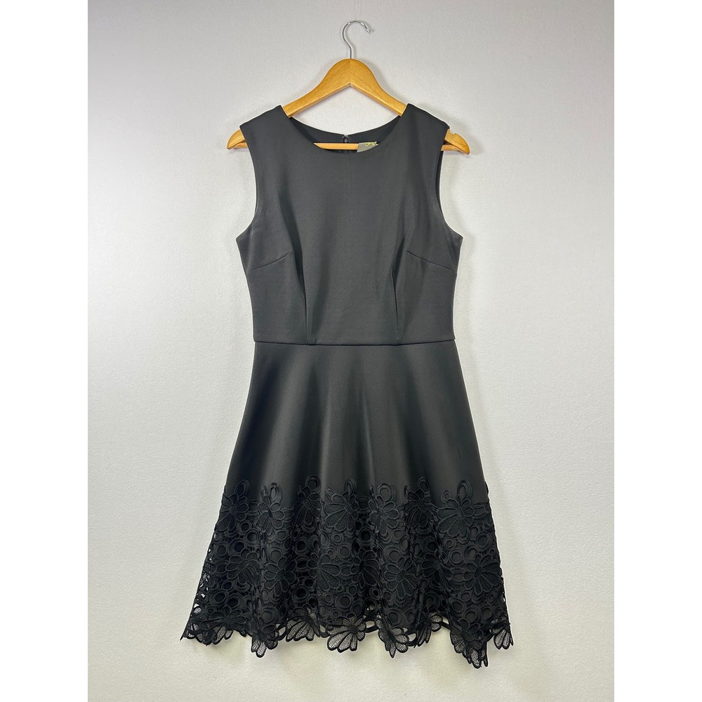 Taylor Fit and Flare Dress Womens‎ 8 Black Scuba Floral Laser Cut Lace Hem LBD